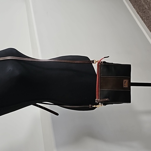Dooney Bourke small crossbody - Picture 5 of 5